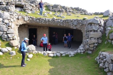 Helleren au Jøssingfjord : Découvrez les maisons troglodytes et partez en randonnée au cœur d'une nature préservée