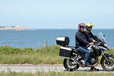 Traverser la Manche à moto : guide détaillé, tarifs et astuces pratiques