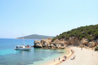 Halikounas Beach à Corfou : le guide ultime pour explorer cette plage sauvage et préservée