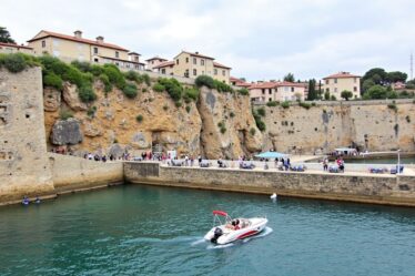 Monopoli dans les Pouilles : votre guide essentiel pour découvrir la ville